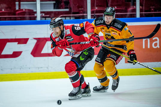 Malmö Redhawks Victor Backman mot Luleås Carl Mattsson