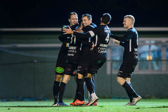Västerås spelare jublar