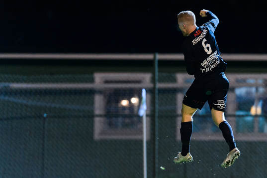 Västerås Simon Johansson jublar