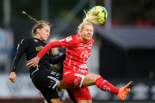 Göteborgs Julia Zigiotti Olme och Örebros Nellie Lilja