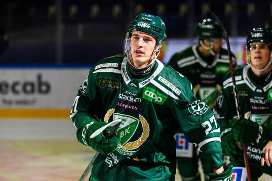 Färjestads Oskar Bäck jublar