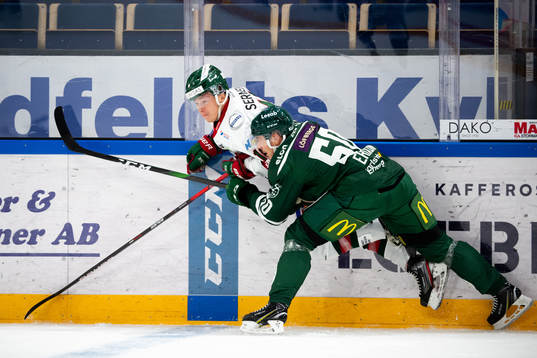 Frölundas Jens Olsson och Färjestads Sebastian Erixon