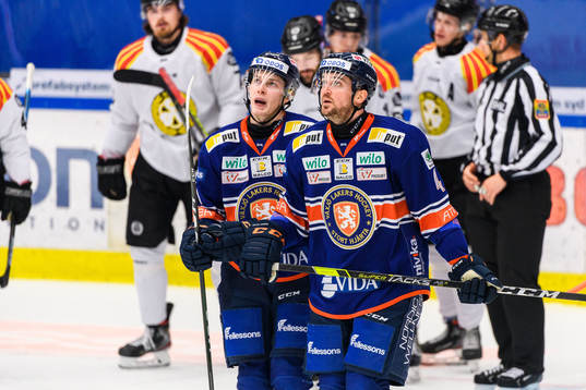 Växjös Juuso Vainio och Tim Erixon deppar
