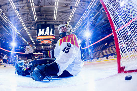 Brynäs målvakt Viktor Andrén deppar