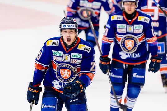 Växjös Pontus Holmberg jublar