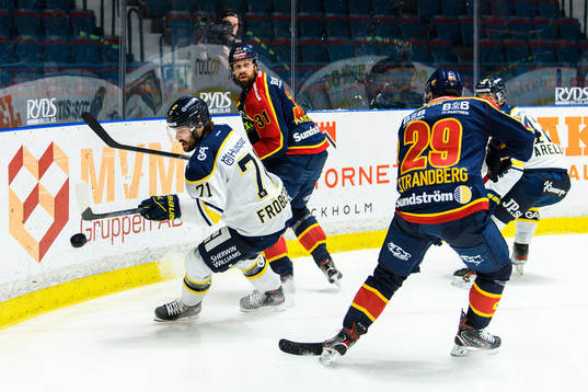 s Linus Fröberg och Djurgårdens Dick Axelsson