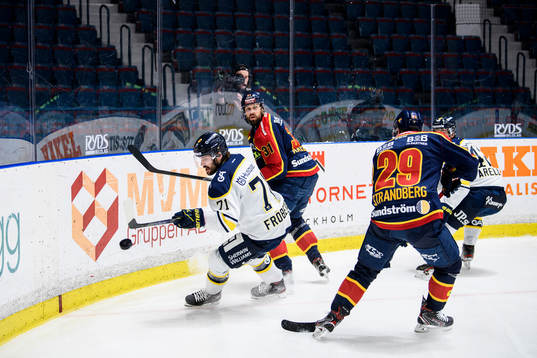 s Linus Fröberg och Djurgårdens Dick Axelsson