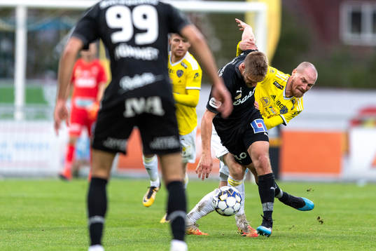 Örebros Johan Mårtensson och Falkenbergs Christoffer