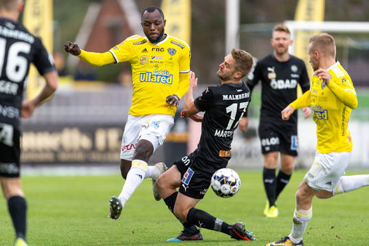 Falkenbergs John Chibuike och Örebros Johan Mårtensson