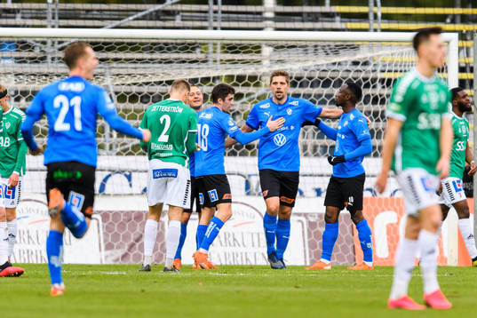 Halmstads Mikael Boman jublar
