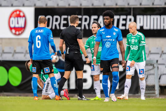 Brages Robbin Sellin i diskussion med Domare Joakim Östling