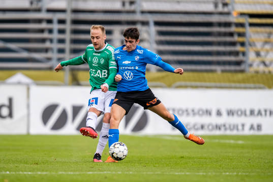 Brages Oscar Lundin och  Halmstads Emil Tot Wikström