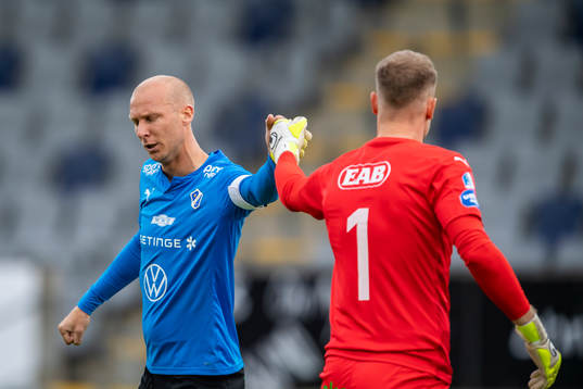 Halmstads Andreas Johansson och målvakt Malkolm Nilsson