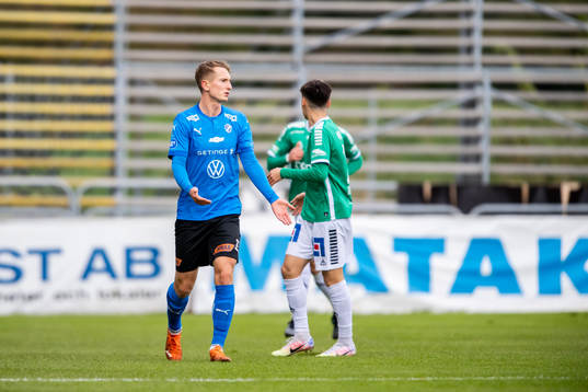 Halmstads Andreas Bengtsson reagerar