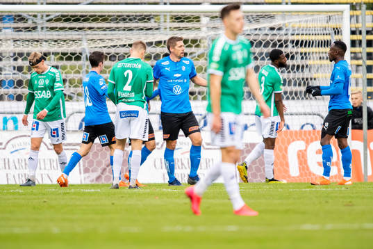 Halmstads Mikael Boman jublar