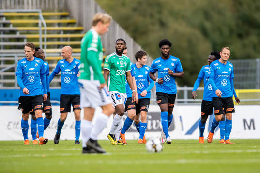 Halmstads Emil Tot Wikström jublar
