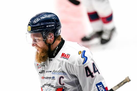 Linköpings Jonas Junland deppar