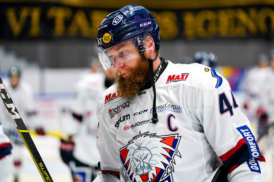 Linköpings Jonas Junland deppar