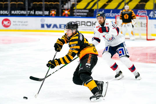 Skellefteås Linus Lindström och Linköpings Jarno Kärki