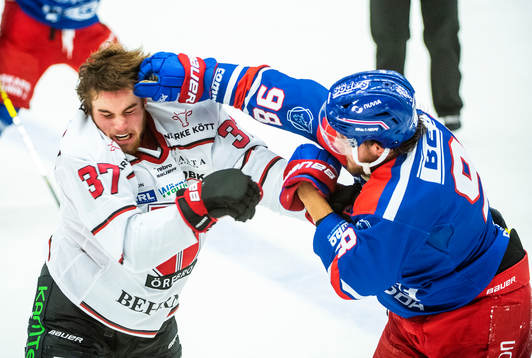 Oskarshamns Oliver Larsen och Örebros Glenn Gustafsson i