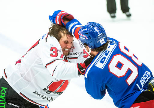 Oskarshamns Oliver Larsen och Örebros Glenn Gustafsson i