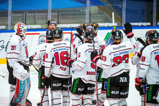 Örebros spelare jublar