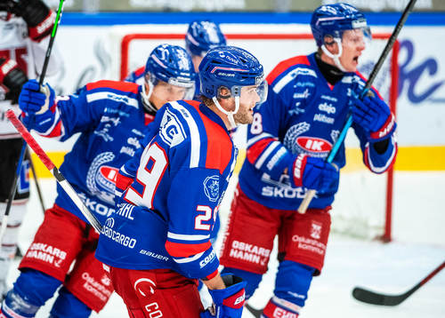 Oskarshamns Kim Rosdahl jublar