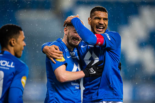 Eirik Hestad of Molde celebrates with Ohikhuaeme "Ohi"