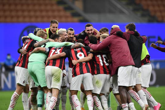 Zlatan Ibrahimovic of Milan celebrate with teammates