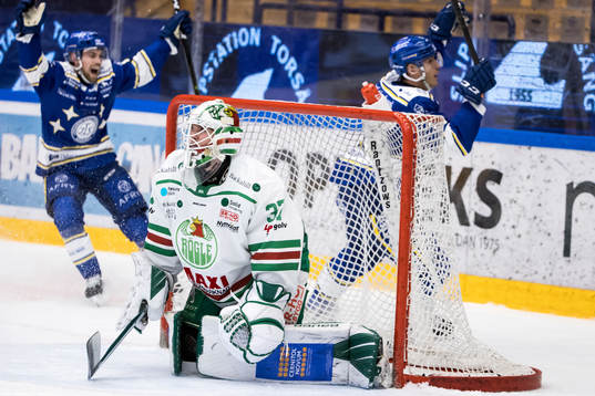 Rögles målvakt Johan Gustafsson deppar