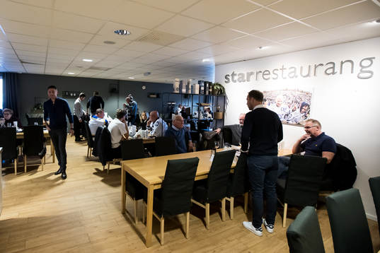 Star restaurangen innan ishockeymatchen i SHL mellan