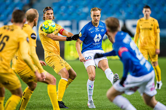 Ulrik Saltnes of Bodø/Glimt and Martin Skjelbreid