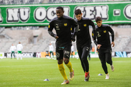 Mjällbys Moses Ogbu, Besard Sabovic och David Batanero
