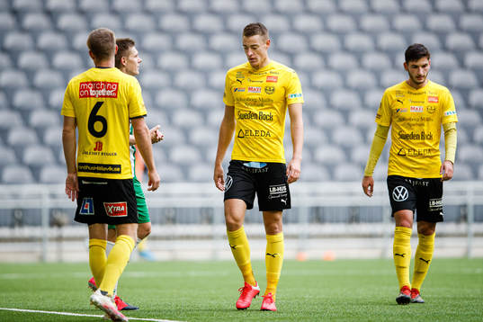 Mjällbys Eric Björkander , Jesper Löfgren och Besard