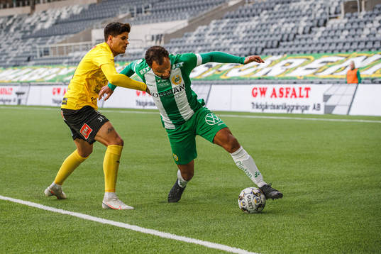 Mjällbys David Batanero och Hammarbys Serge-Junior