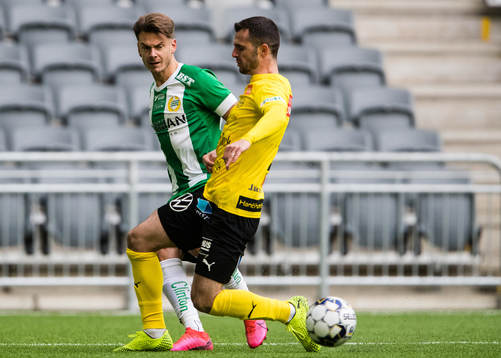 Hammarbys Alexander Kacaniklic och Mjällbys Kadir Hodzic