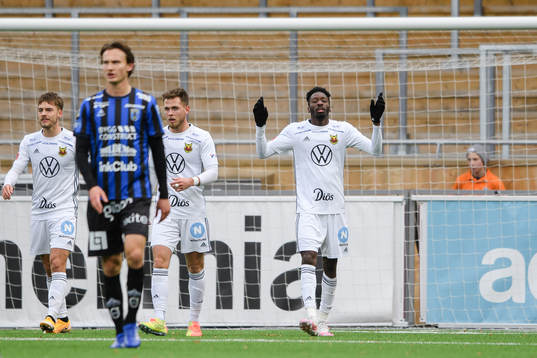 Östersunds Blair Turgott jublar