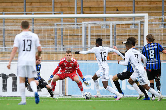 Sirius målvakt Lukas Jonsson