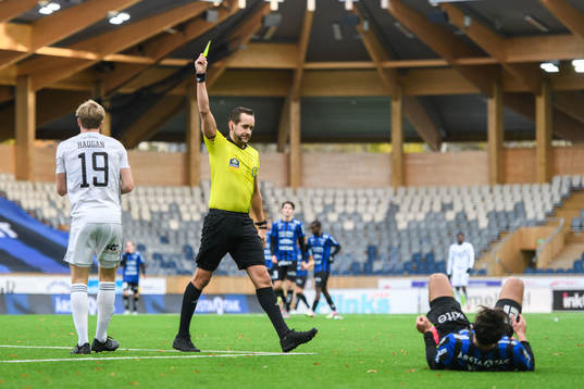 Östersunds Eirik Haugan tilldelas en varning av domare