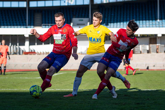 Varbergs GIFs Armin Helvida och Liam Munther mot IFK