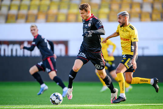 Kalmars Piotr Johansson och Elfsborgs Rami Kaib