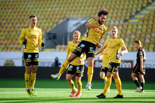Elfsborgs Frederik Holst jublar