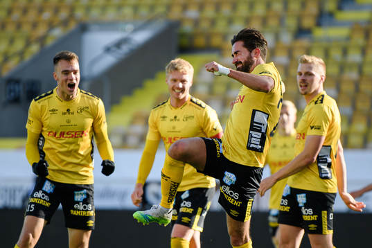 Elfsborgs Frederik Holst jublar