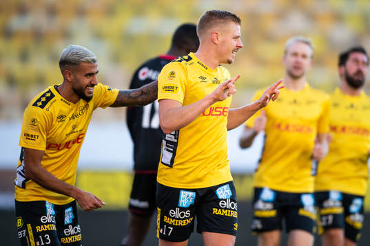 Elfsborgs Per Frick klappas om av Rami Kaib