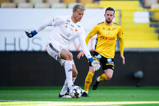 Kalmars målvakt Ole Söderberg och Elfsborgs Rasmus Alm