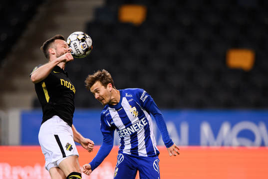 s Robert Lundström och IFK Göteborg Patrik Karlsson