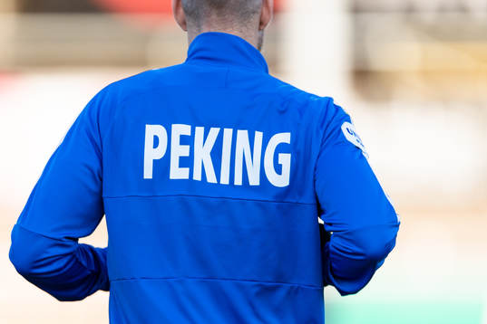Tröja med Peking före fotbollsmatchen i Allsvenskan