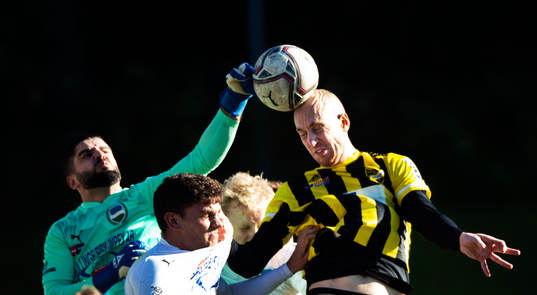 IFK Hässleholms Simon Henningsson i matchen mellan