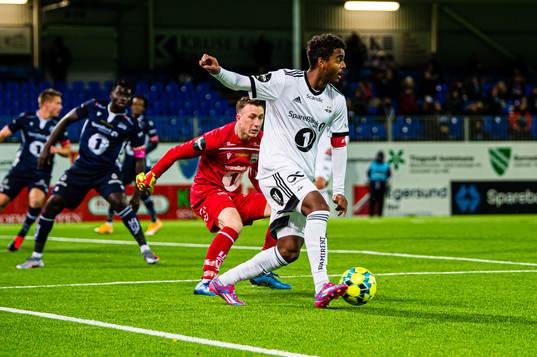 Sean McDermott of Kristiansund and Emil Konradsen Ceide of