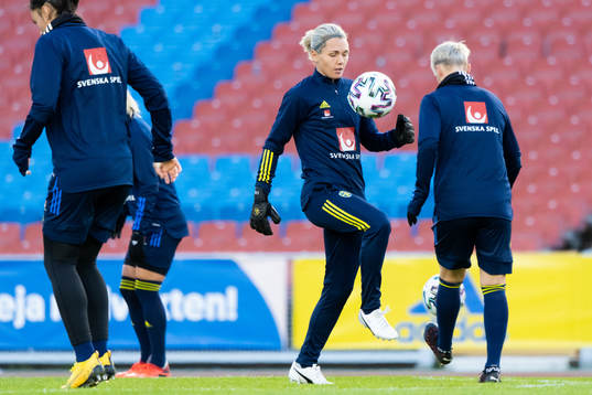 Goalkeeper Jennifer Falk